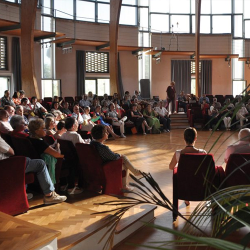 Iscrizione standard Group work at the Community of Living Ethics